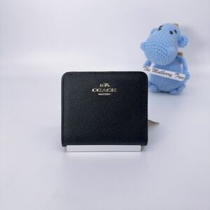 Coach 52339 Embossed Small Wallet In Leather Black Gold Two Folded Zipper Card